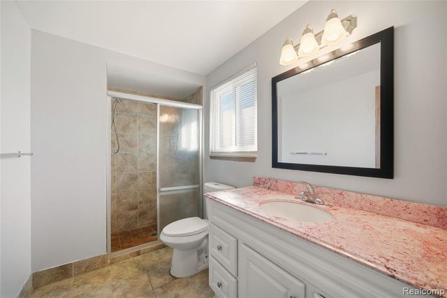 37741 Lancaster Drive, Farmington, MI 48331