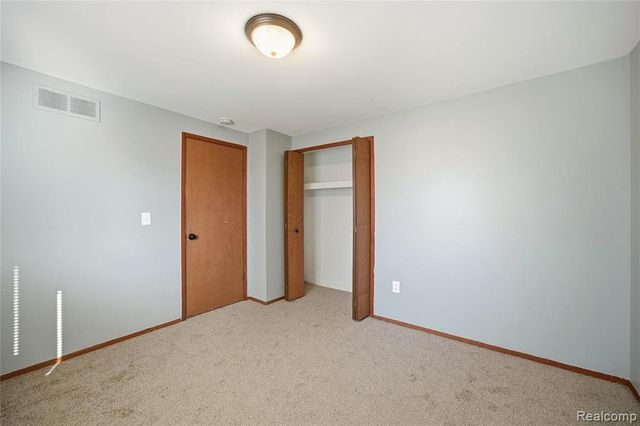 37741 Lancaster Drive, Farmington, MI 48331