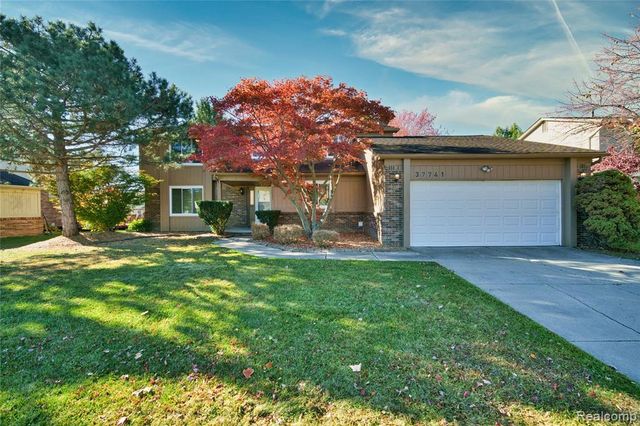 37741 Lancaster Drive, Farmington, MI 48331