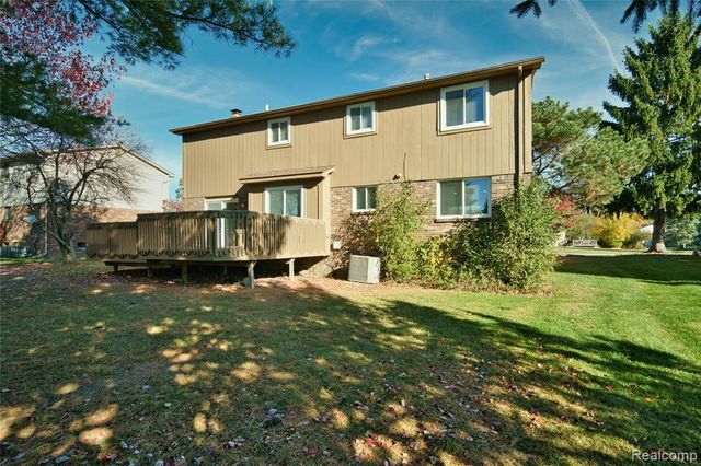 37741 Lancaster Drive, Farmington, MI 48331