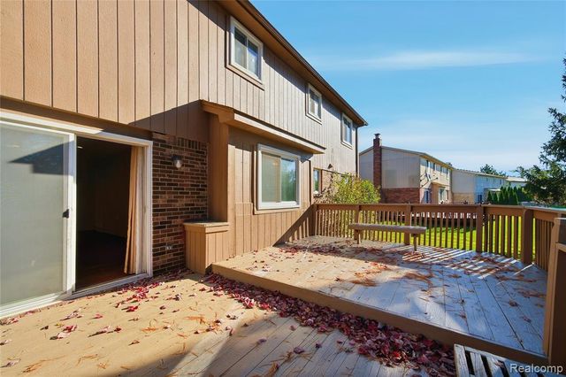 37741 Lancaster Drive, Farmington, MI 48331