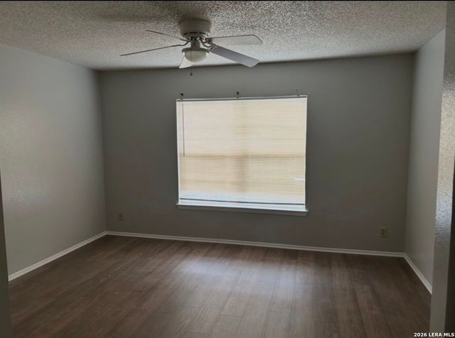 1915 Crossgate Park, San Antonio, TX 78247