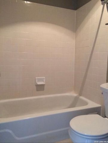 1915 Crossgate Park, San Antonio, TX 78247