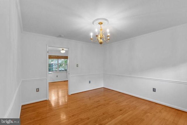 10004 GEORGIAN WOODS CT, Burke, VA 22015