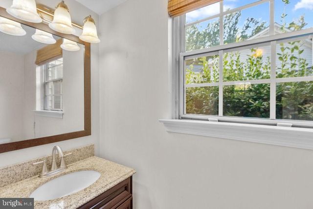 10004 GEORGIAN WOODS CT, Burke, VA 22015