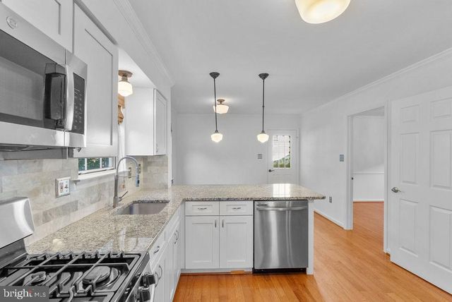 10004 GEORGIAN WOODS CT, Burke, VA 22015
