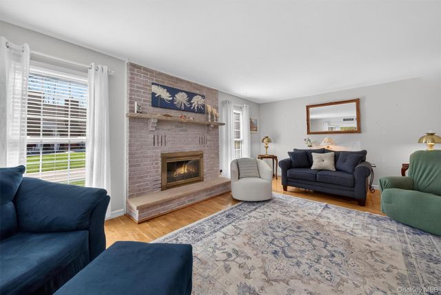 49 Candlestick Court, Warwick, NY 10990