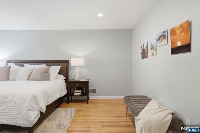 89 Surrey Lane, Tenafly, NJ 07670