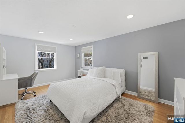 89 Surrey Lane, Tenafly, NJ 07670