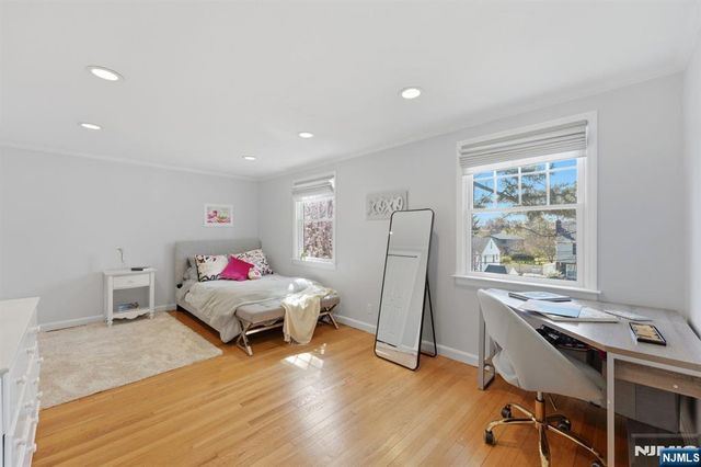 89 Surrey Lane, Tenafly, NJ 07670