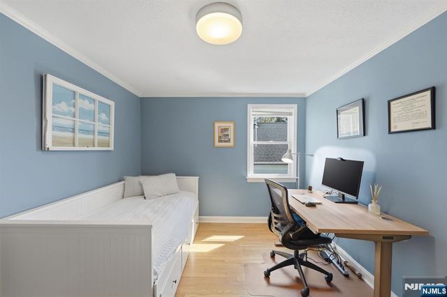 89 Surrey Lane, Tenafly, NJ 07670