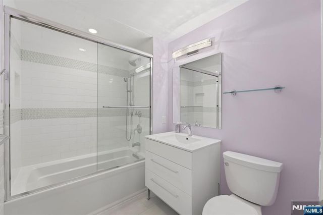 89 Surrey Lane, Tenafly, NJ 07670