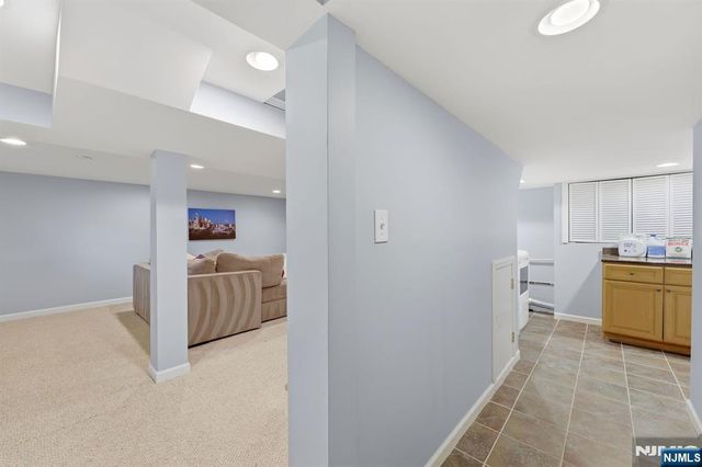 89 Surrey Lane, Tenafly, NJ 07670