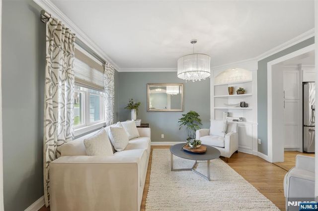 89 Surrey Lane, Tenafly, NJ 07670