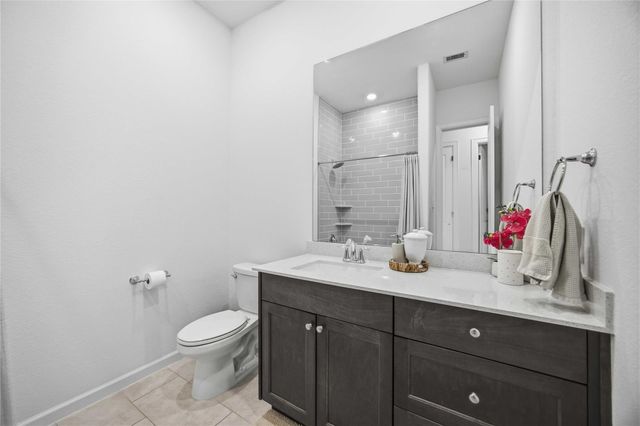 1301 Knollbridge Point Lane, Pinehurst, TX 77362