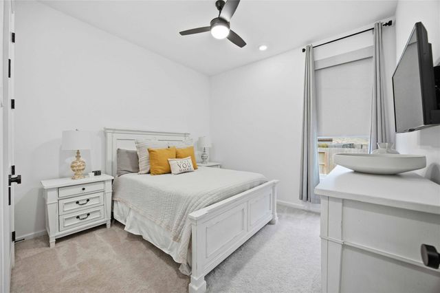 1301 Knollbridge Point Lane, Pinehurst, TX 77362