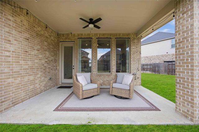 1301 Knollbridge Point Lane, Pinehurst, TX 77362