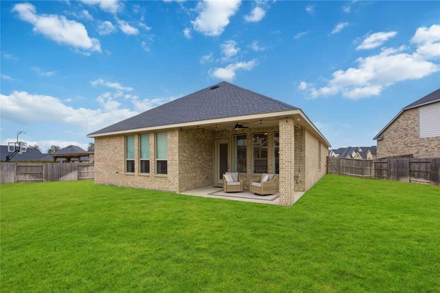 1301 Knollbridge Point Lane, Pinehurst, TX 77362