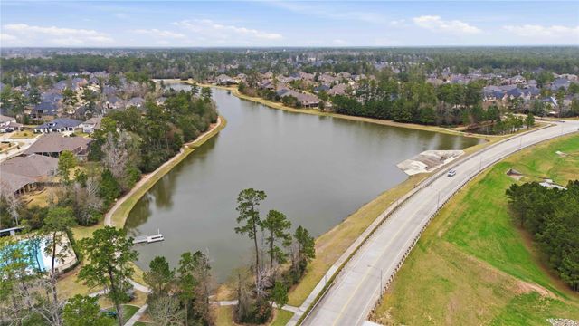 1301 Knollbridge Point Lane, Pinehurst, TX 77362