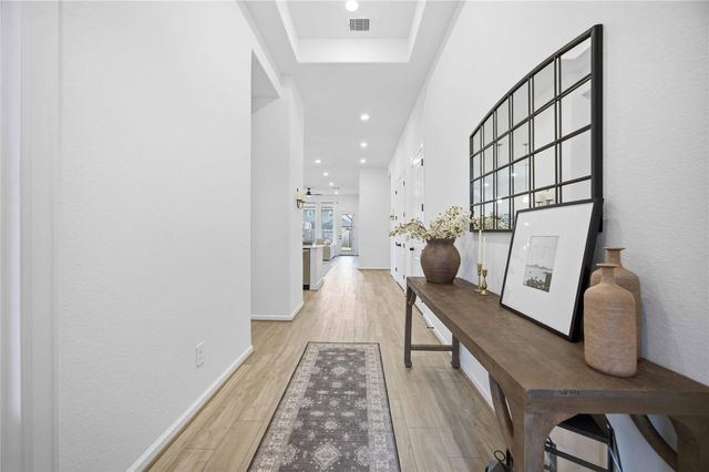 1301 Knollbridge Point Lane, Pinehurst, TX 77362