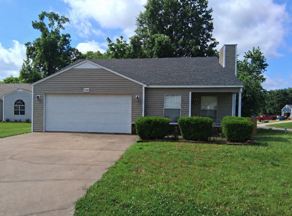 2908 NE 16th Street, Bentonville, AR 72712