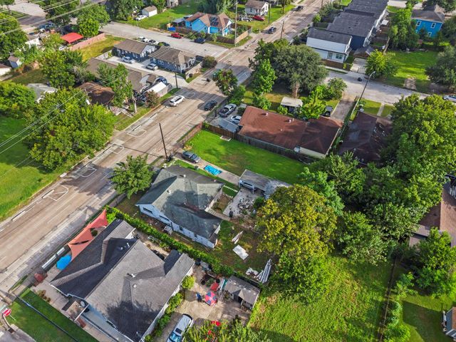 5604 Elysian Street, Houston, TX 77009