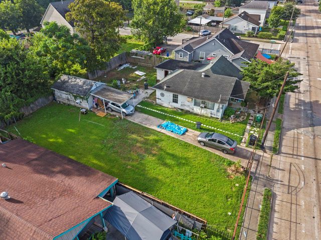 5604 Elysian Street, Houston, TX 77009