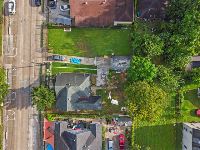 5604 Elysian Street, Houston, TX 77009