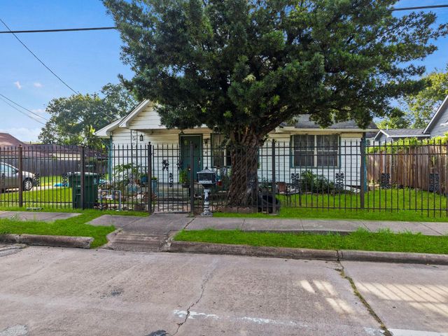 5604 Elysian Street, Houston, TX 77009