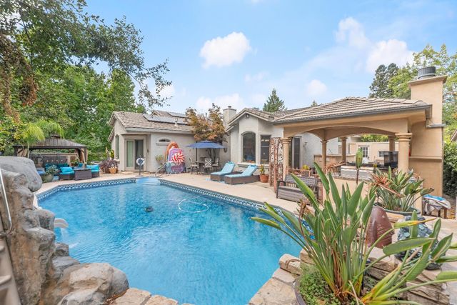 3810 Bilbao Ct, Cameron Park, CA 95682