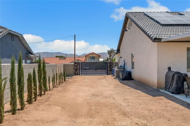 6694 Paw Paw, Hesperia, CA 92345