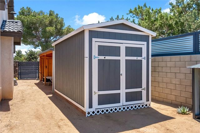 6694 Paw Paw, Hesperia, CA 92345