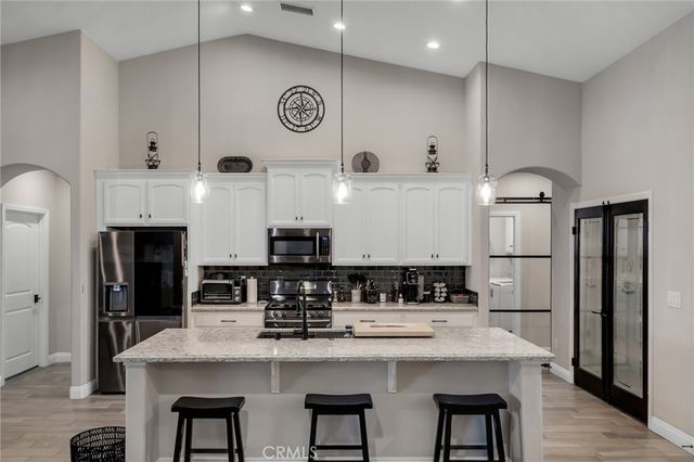 6694 Paw Paw, Hesperia, CA 92345