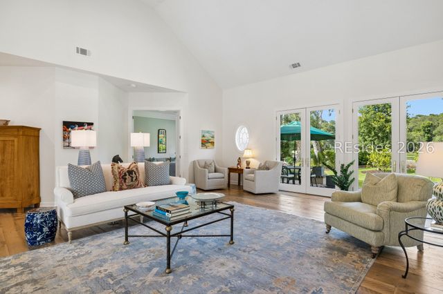 7 Middleton Gardens Pl, Bluffton, SC 29910