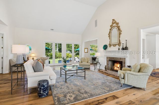 7 Middleton Gardens Pl, Bluffton, SC 29910