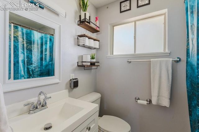 11 MacGregor Road, Pueblo, CO 81001