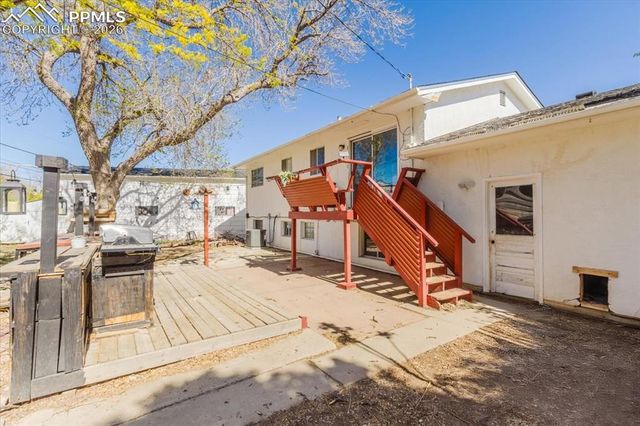 11 MacGregor Road, Pueblo, CO 81001