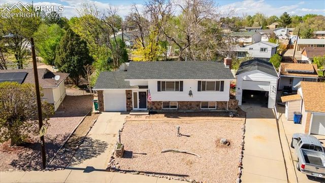 11 MacGregor Road, Pueblo, CO 81001