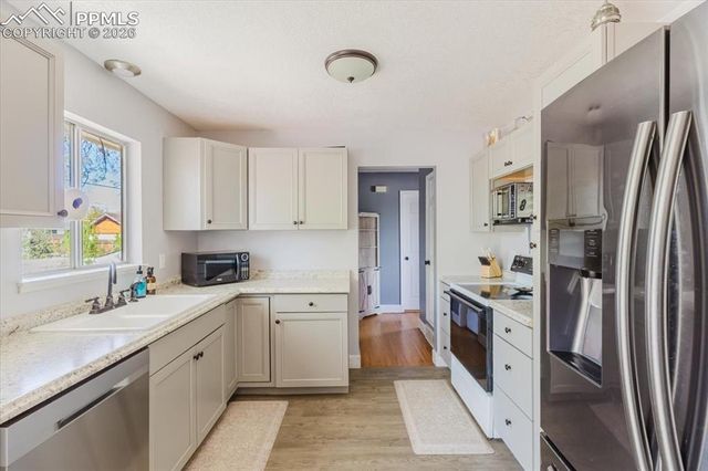 11 MacGregor Road, Pueblo, CO 81001