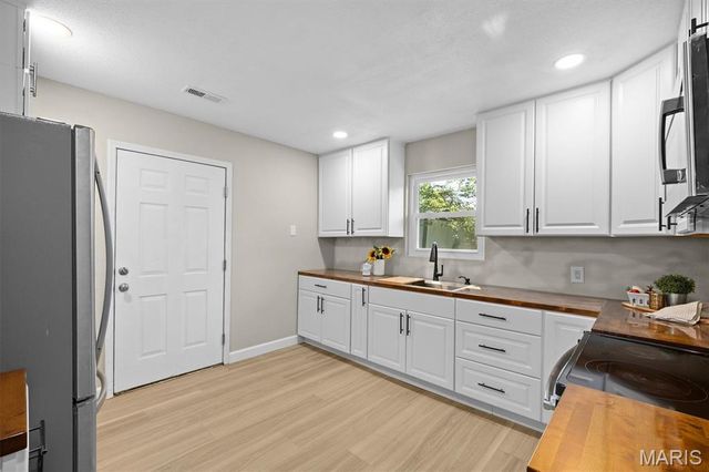 11 Edding Lane, Fairview Heights, IL 62208