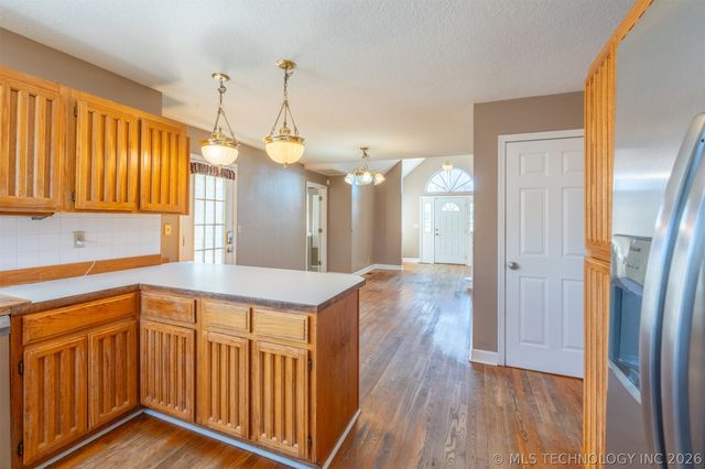 18641 Woodbriar Lane, Catoosa, OK 74015