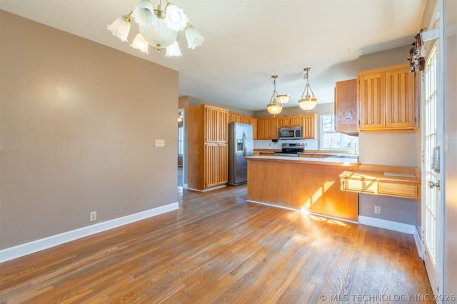 18641 Woodbriar Lane, Catoosa, OK 74015