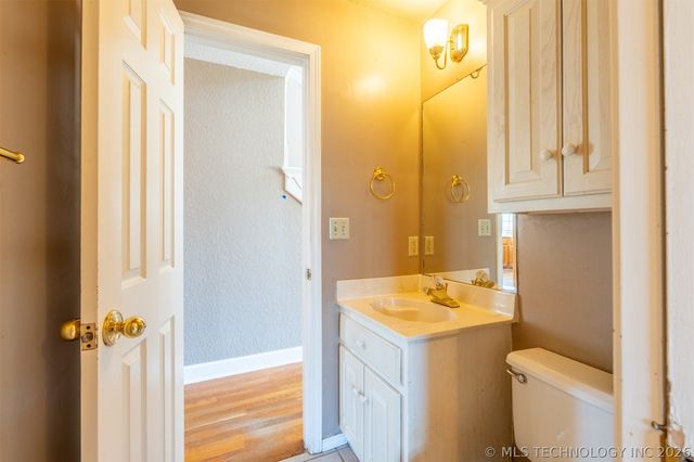 18641 Woodbriar Lane, Catoosa, OK 74015