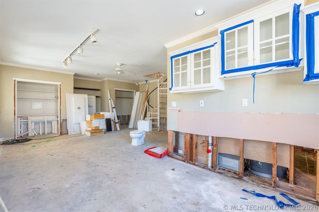 18641 Woodbriar Lane, Catoosa, OK 74015