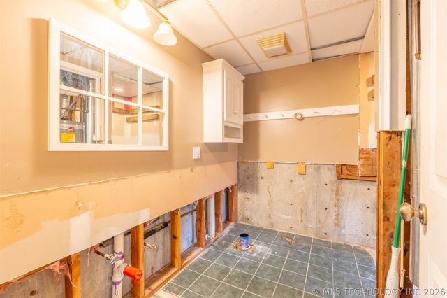 18641 Woodbriar Lane, Catoosa, OK 74015