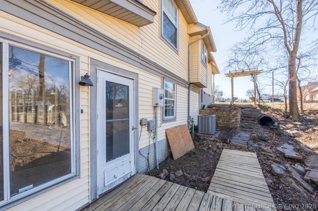 18641 Woodbriar Lane, Catoosa, OK 74015