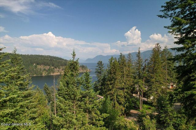 661 Midas Dr, Sagle, ID 83860