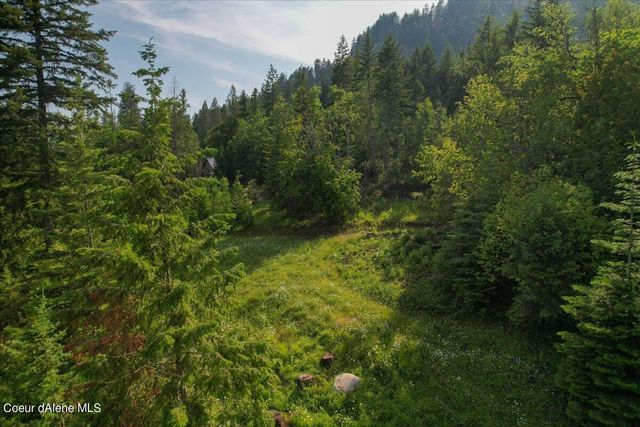 661 Midas Dr, Sagle, ID 83860