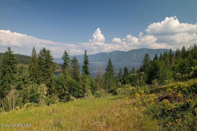 661 Midas Dr, Sagle, ID 83860