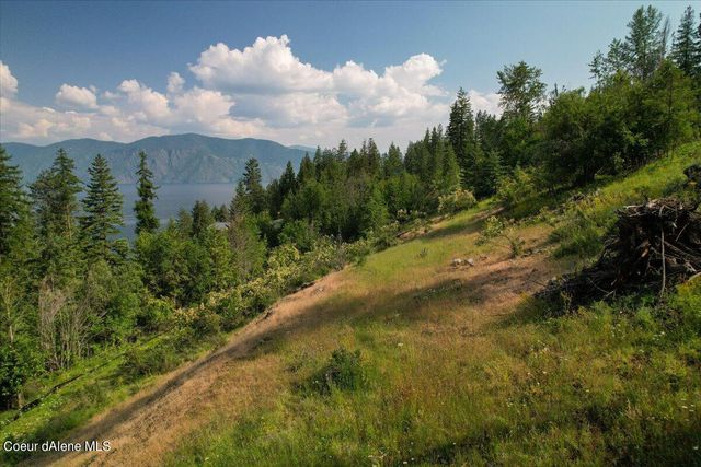 661 Midas Dr, Sagle, ID 83860